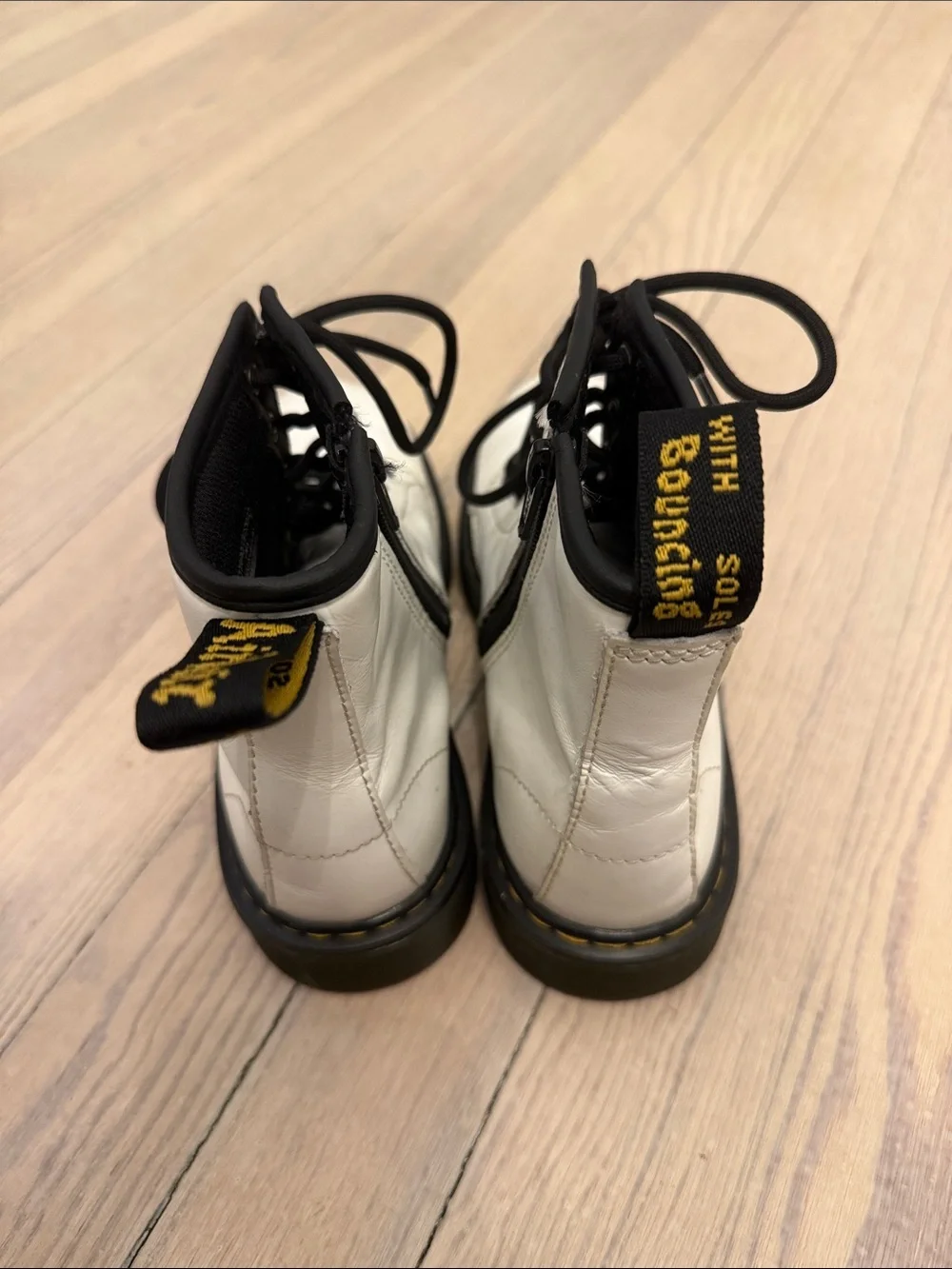 DR. MARTENS Girl’s 1460J Junior White Leather Lace Up Combat Boots Size 3